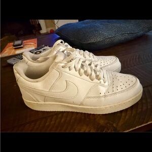 Nike Court Vision Low